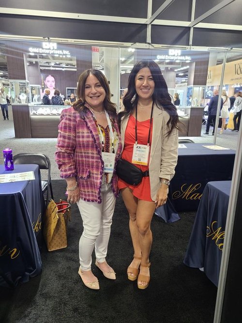 Two women at JCK 2022